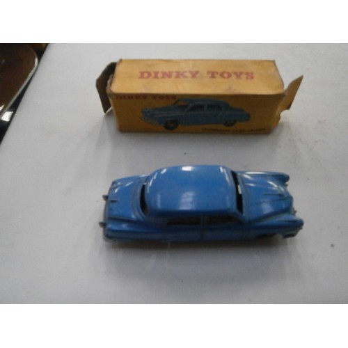 401 - Collection of vintage Dinky cars with boxes