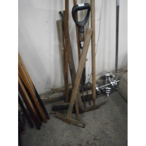 109 - collection of garden tools