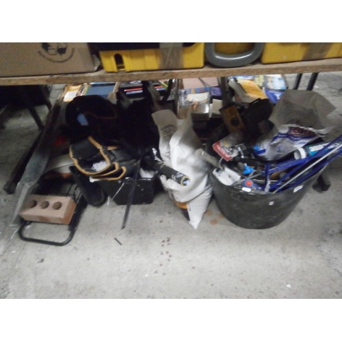 124 - Lot inc tools, hardware, sack truck, etc