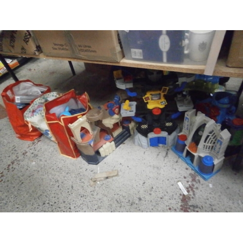 153 - Collection of assorted toys