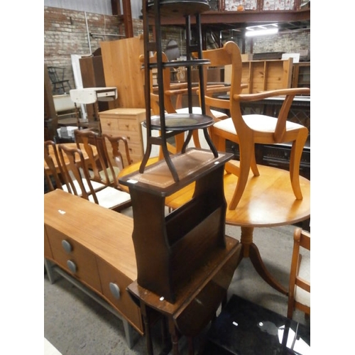 638 - A small vintage drop leaf table, magazine rack and a 3 tier cake stand