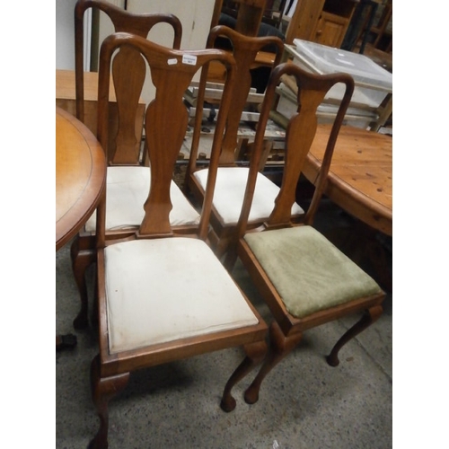 641 - Set of 4 x Queen Anne style dining chairs