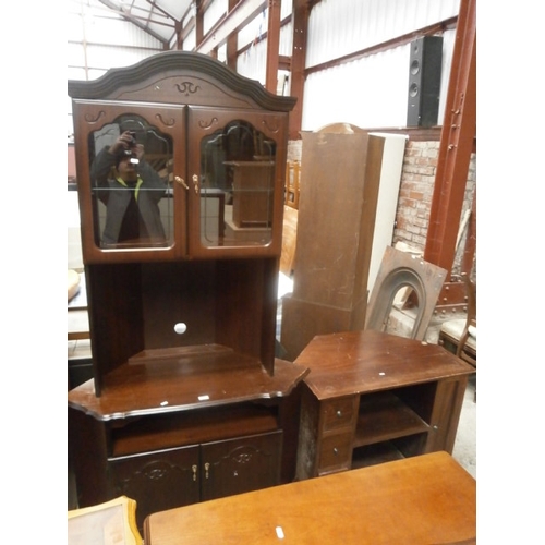 658 - A large glazed vintage corner cabinet and a corner TV stand base unit