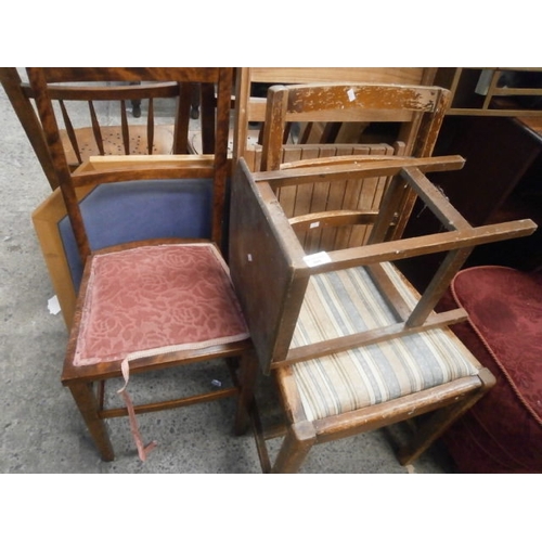 669 - 2 x vintage chairs, a folding chair and a small table