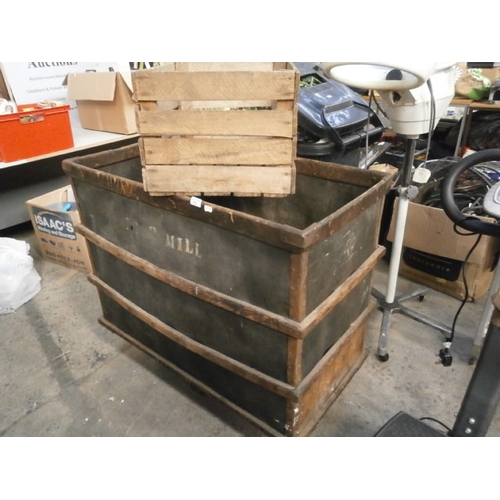 224 - Lot inc two wheeled cart and wooden crate