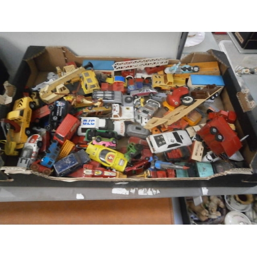 385 - Box of assorted diecast cars