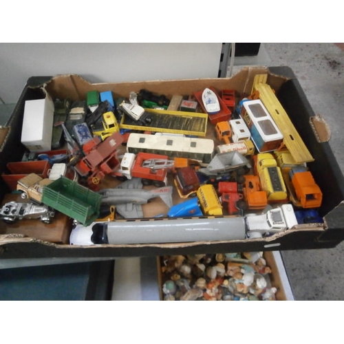 392 - Box of assorted diecast cars