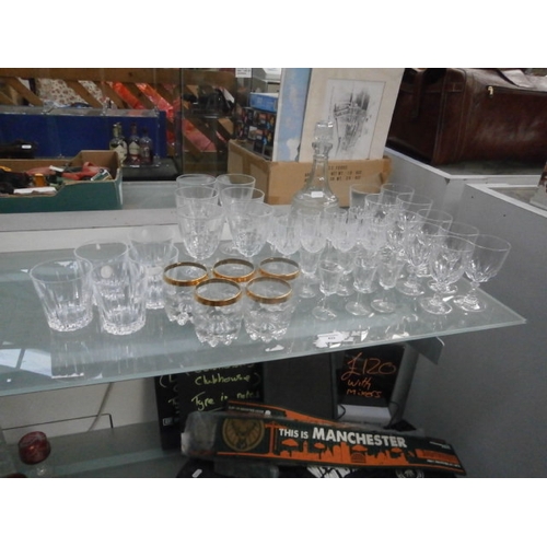 422 - Collection of decorative glasses