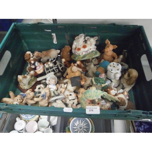 370 - Box of assorted ornaments