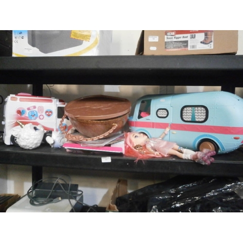 73 - Lot inc LOL camper van, Barbie camper van, etc