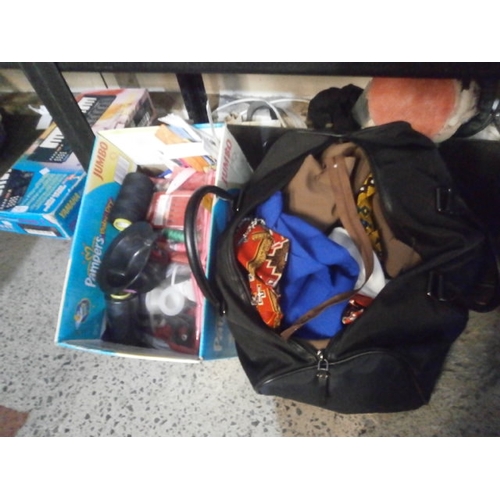 89 - Lot inc assorted fabrics and sewing accessories