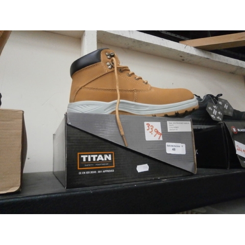 48 - Pair of new Titan size 8 work boots