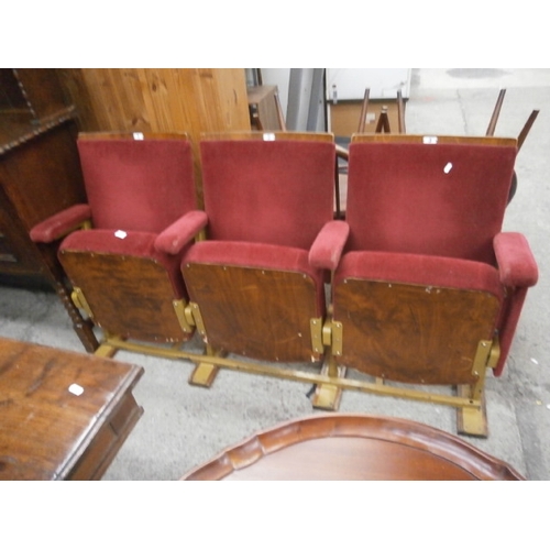 670 - A bank of 3 x vintage cinema seats