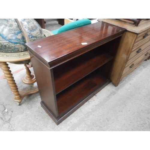 628 - Small mahogany bookcase