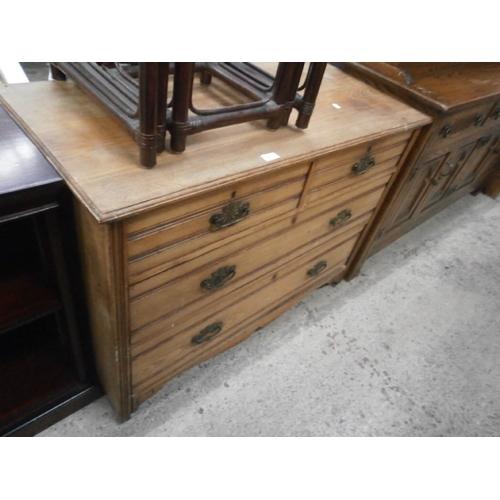 630 - Oak 2 over 2 drawer chest