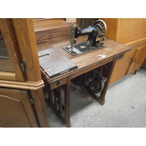 655 - Gritzner sewing machine