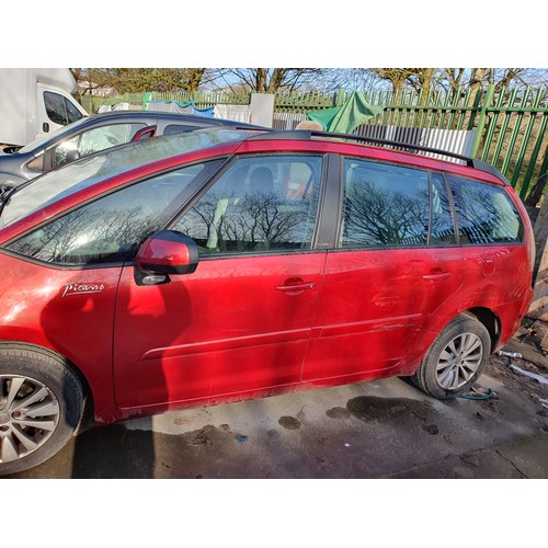 425 - Citroen grand C4 picasso 7 seater. Diesel .M.O.T 14/12/23 mileage 121564 with 2 keys, please see ext... 