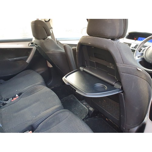 425 - Citroen grand C4 picasso 7 seater. Diesel .M.O.T 14/12/23 mileage 121564 with 2 keys, please see ext... 