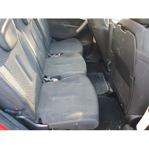 425 - Citroen grand C4 picasso 7 seater. Diesel .M.O.T 14/12/23 mileage 121564 with 2 keys, please see ext... 