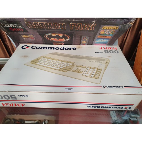 227 - Amiga Commodore Model 500 computer with box