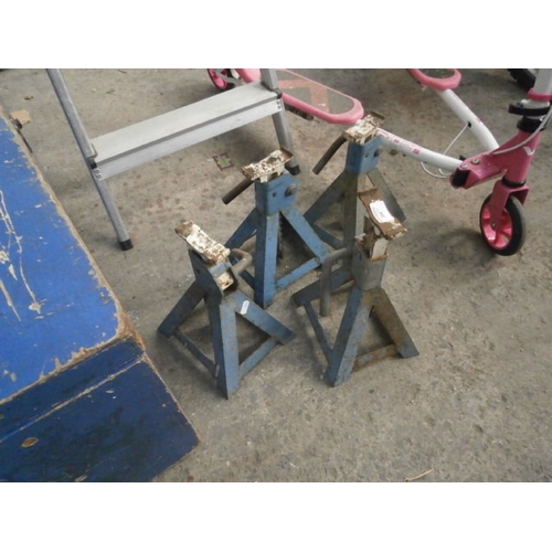 204 - Four axle stands