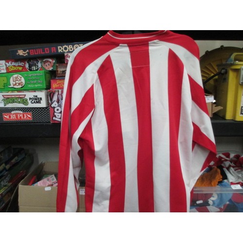 75 - Box of assorted football shirts, mostly size L