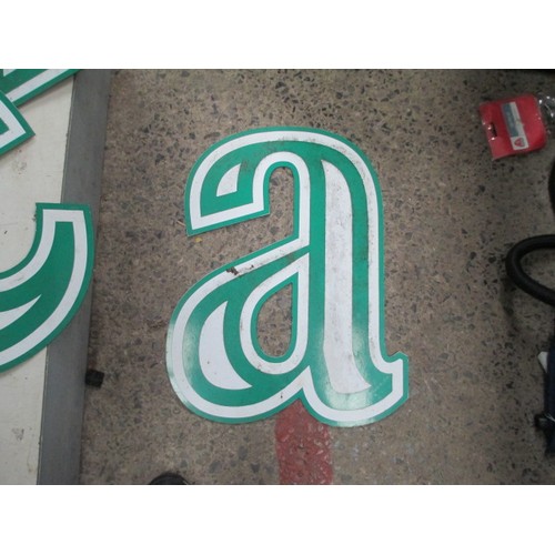 433 - Collection of large lettering