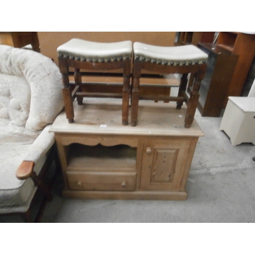 688 - A pair of vintage stools and a pine TV stand base unit