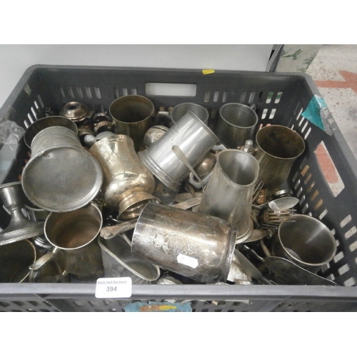 394 - Box of assorted metal ware