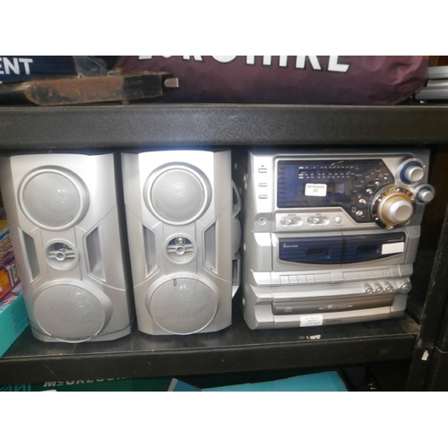 23 - Goodmans Hi-Fi system