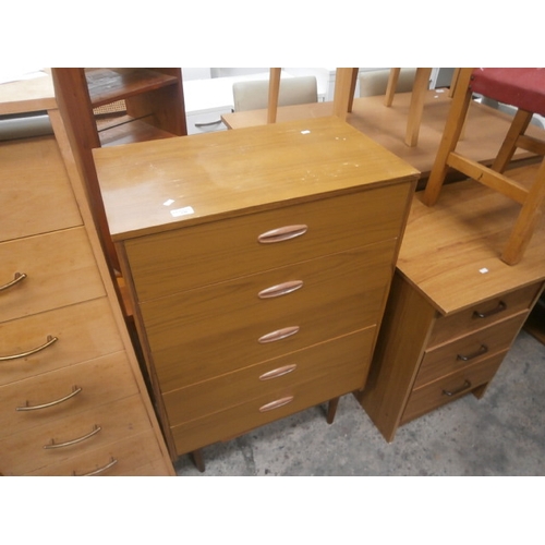 716 - A 5 drawer bedroom chest