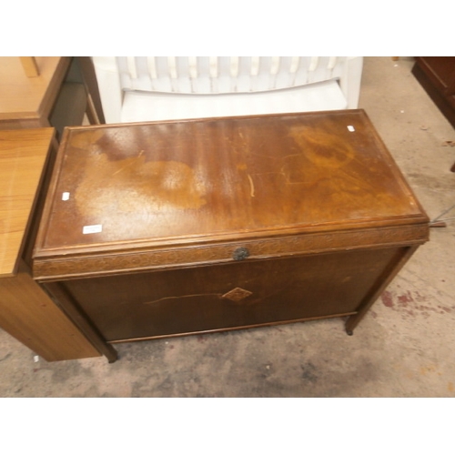 718 - A large vintage storage box