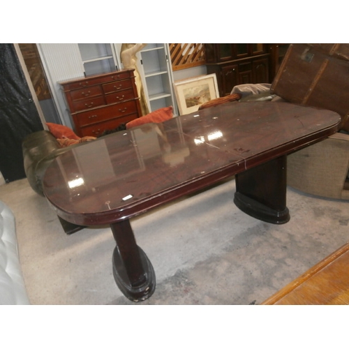 720 - A large twin pedestal dining table