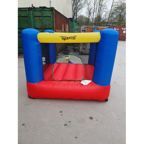 36 - Kids bouncy castle