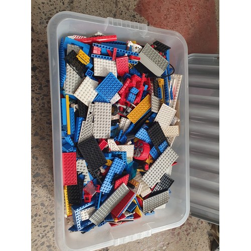 79 - Box full of Lego pieces