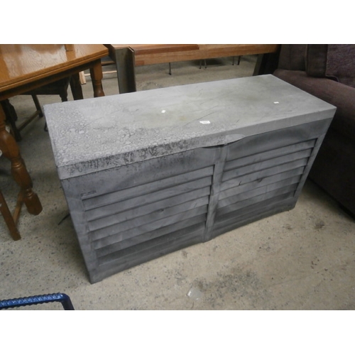 672 - A large plastic garden storage box with plant pot contents