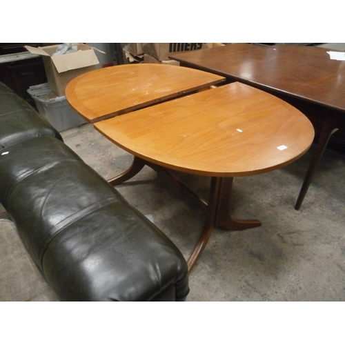 701 - A retro teak NATHAN extending dining table