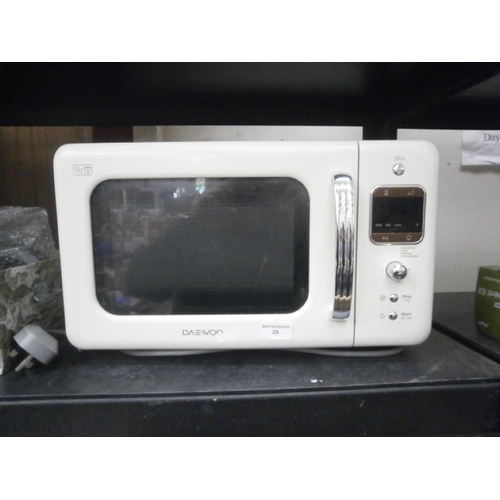 28 - Daewoo 800w microwave