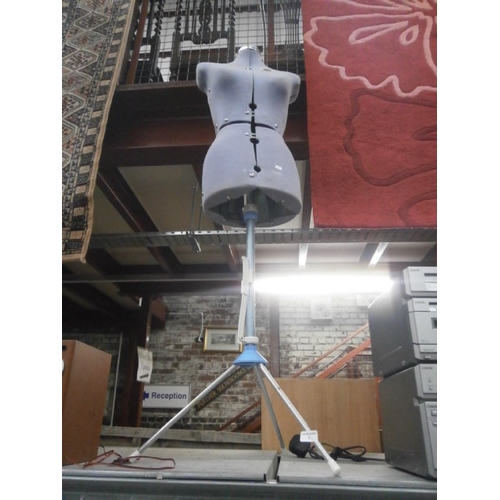 3 - Height adjustable mannequin