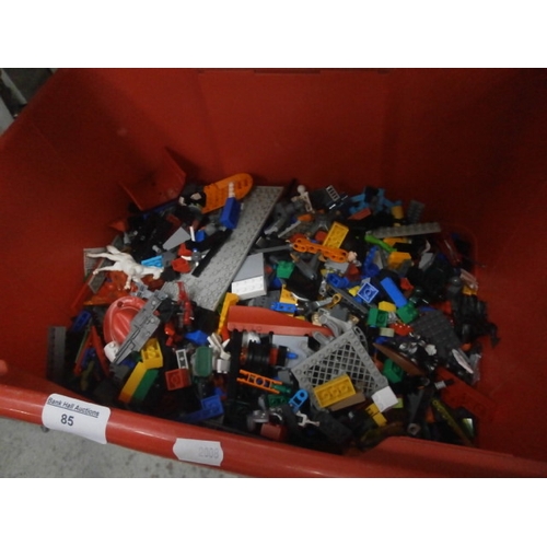 85 - Box of Lego pieces