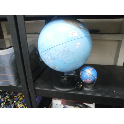 40 - Lamp globe and small globe