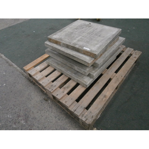 603 - 6 x 2ft square paving slabs