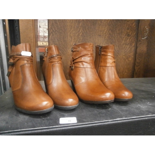 16 - Two pairs of ladies boots