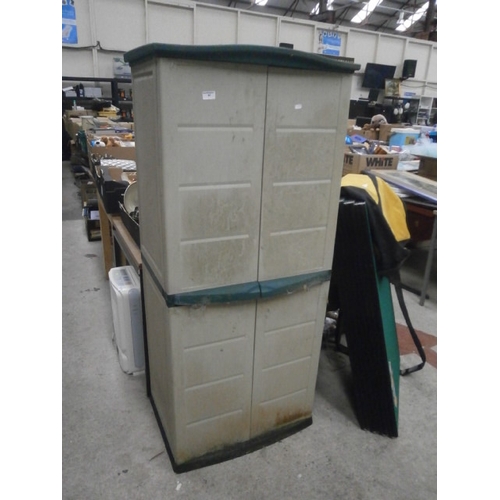 87 - Plastic garden storage unit, 60