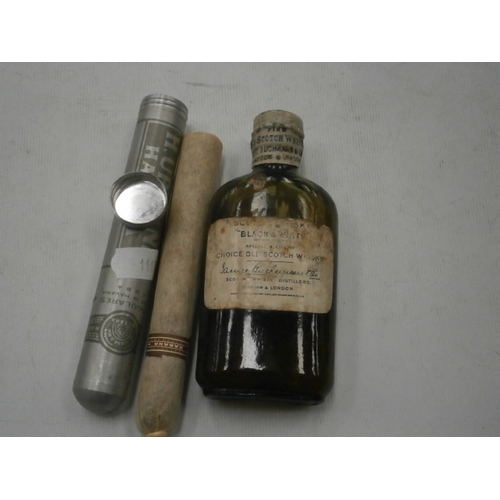 208 - Lot inc H Upmann Havana cigar and vintage bottle of Black & White scotch whisky