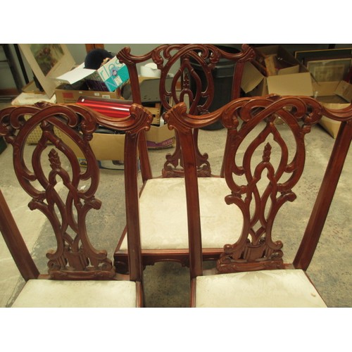 684 - A set of 6 x ornately carved Chippendale style dining chairs