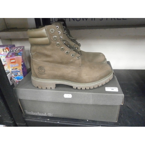 96 - Timberland size 7 boots