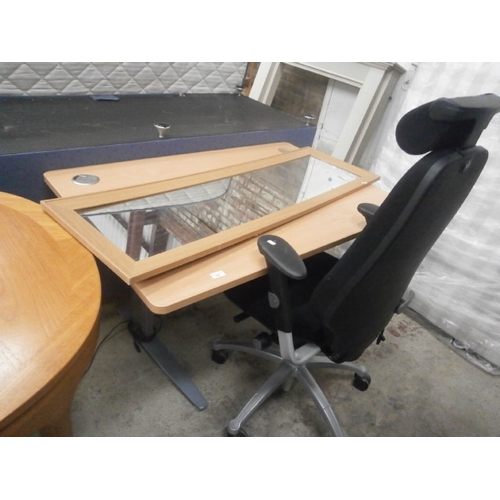 669 - A large modern desk with upholstered swivel chair and a mirror