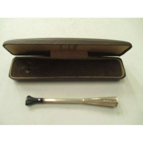 239 - Lot inc Dunhill silver hallmarked cigarette holder, Dunhill silver plated lighter and Favourbrook ha... 