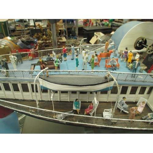 351 - Large MT Washington steam paddle boat model with inner workings, no controller, size 64